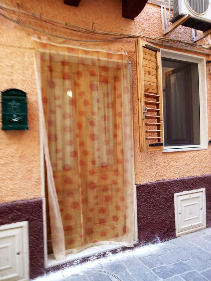 In Vacanza A Carloforte Карлофорте Екстер'єр фото